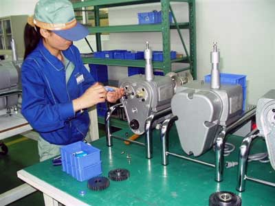 výroba závitovkového lisu NRA-04